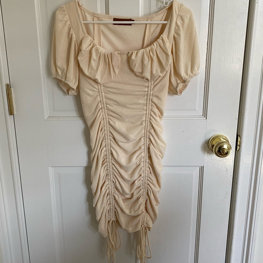 Isabellas cabinet dress